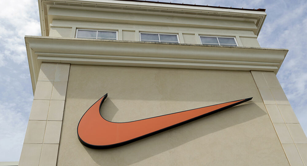 Nike, içinde insan kanı bulunan 'şeytan ayakkabıları'nın üreticisine dava açtı